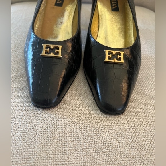 ESCADA 6.5 B reptile embossed leather with gold metallic heels - Picture 2 of 10